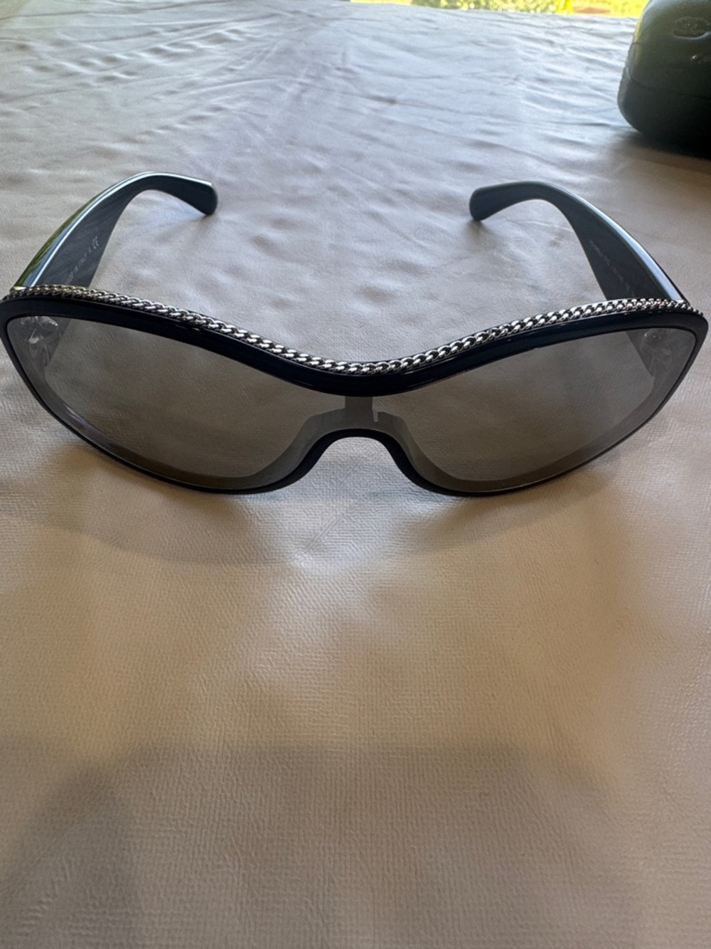 CHANEL Black Oversized Shield Sunglasses with Quilted Case - Picture 3 of 7